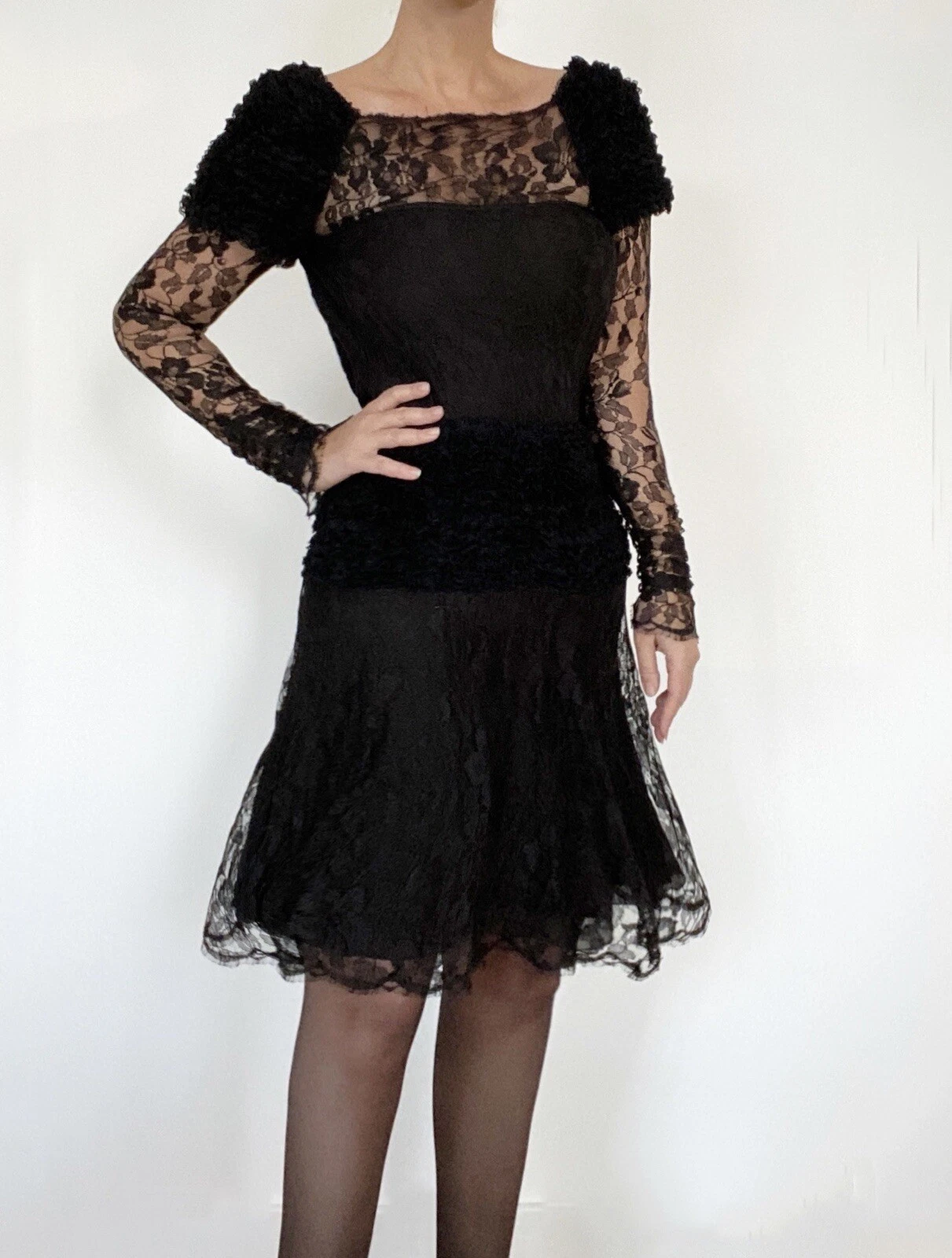 Abito da cocktail Chanel di Karl Lagerfeld nero da sera pizzo fiori camelia 38