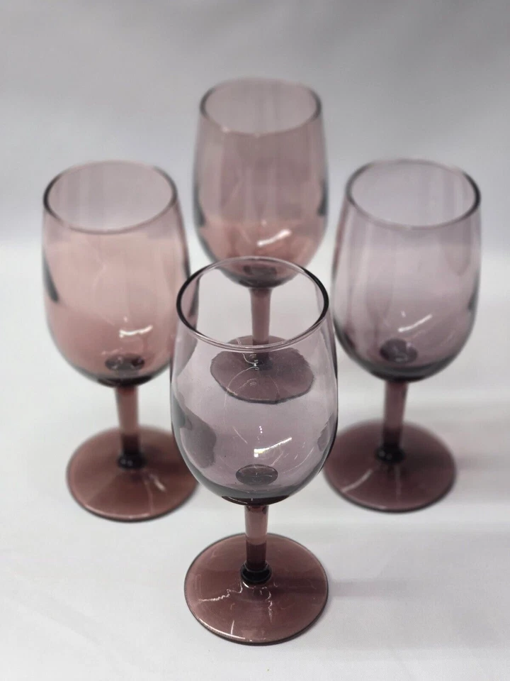 Copa de vino púrpura de amatista soplada LIBBEY GLASS de 6" PREMIERE PLUM - Juego de 4 en perfecto estado Foto 2 de 4