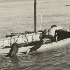 The Key-William Holden-1958 Movie Publicity Photo-Dingy/Boat