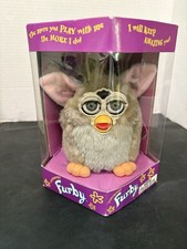 VTG 1998 Tiger Electronics FURBY Gray Grey Wolf 70-800 NIB RARE