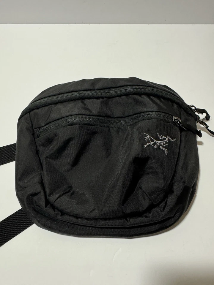 Arc'teryx Mantis 2 Waist Pack - Black - Image 3 of 4