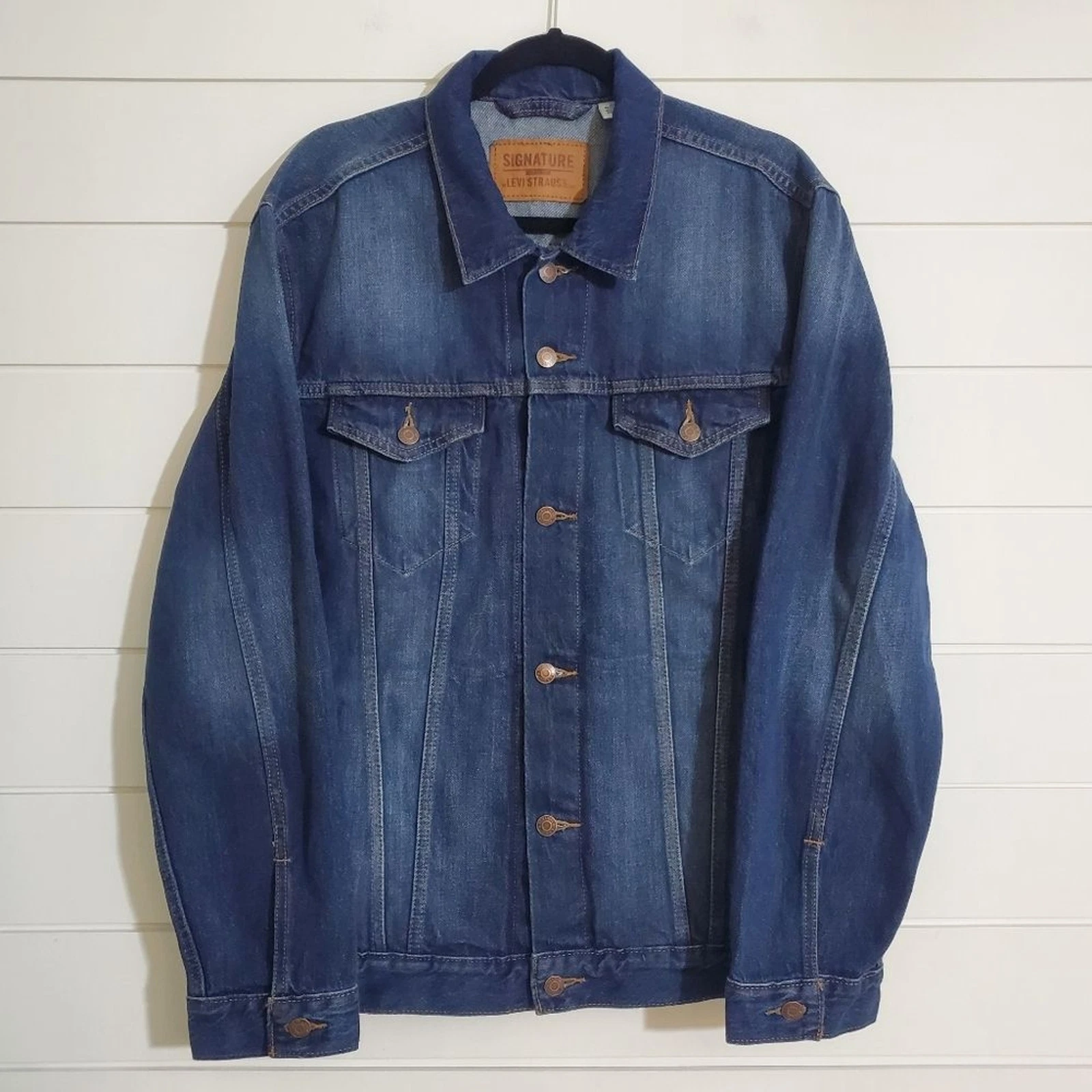 Levi Strauss Signature Men's Denim Blue Jean Trucker Jacket. Size L