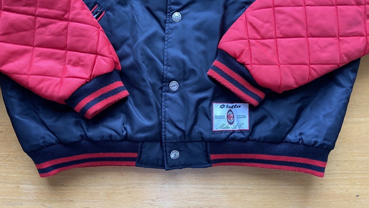 MILAN 90s FOOTBALL SOCCER BOMBER QUILTED JACKET LOTTO sz L MILAN 90s FOOTBALL SOCCER BOMBER QUILTED JACKET LOTTO sz L