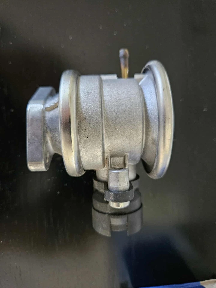 Válvula de inyección de aire combinada Audi R8 RS4 4.2 nueva OEM 079131101R 079131101AP Foto 2 de 4