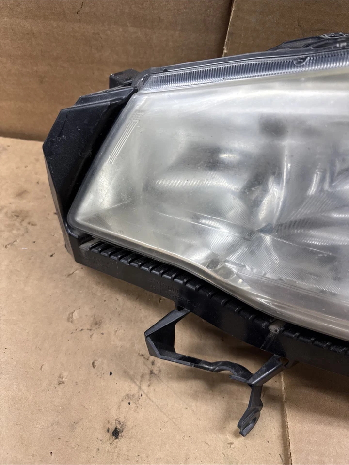 OEM SUBARU FORESTER 2014 2015 2016 Soporte de luz de cabeza Soporte de lámpara izquierda B175 Foto 2 de 4
