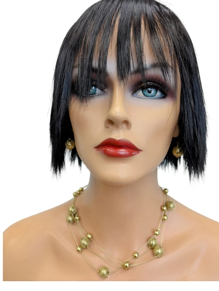 Peluca sintética corta de corte recto con flequillo color 1B negro apagado Foto 3 de 4