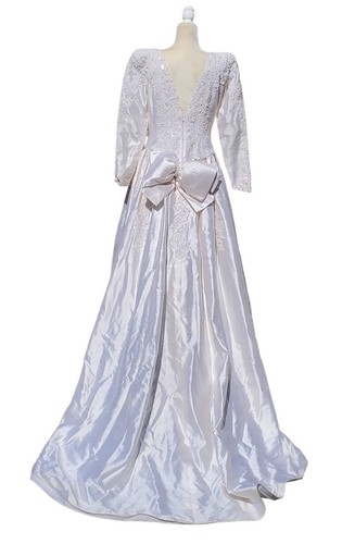 1980's Sequenced Wedding Dress Long Sleeve Sweetheart Train Satin White Size 6/8 - Picture 5 of 6