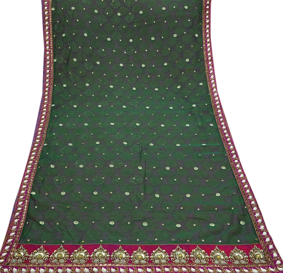 Saris Sabyasachi de diseñador bordados a mano red verde y púrpura indio de 6 yardas Foto 2 de 4