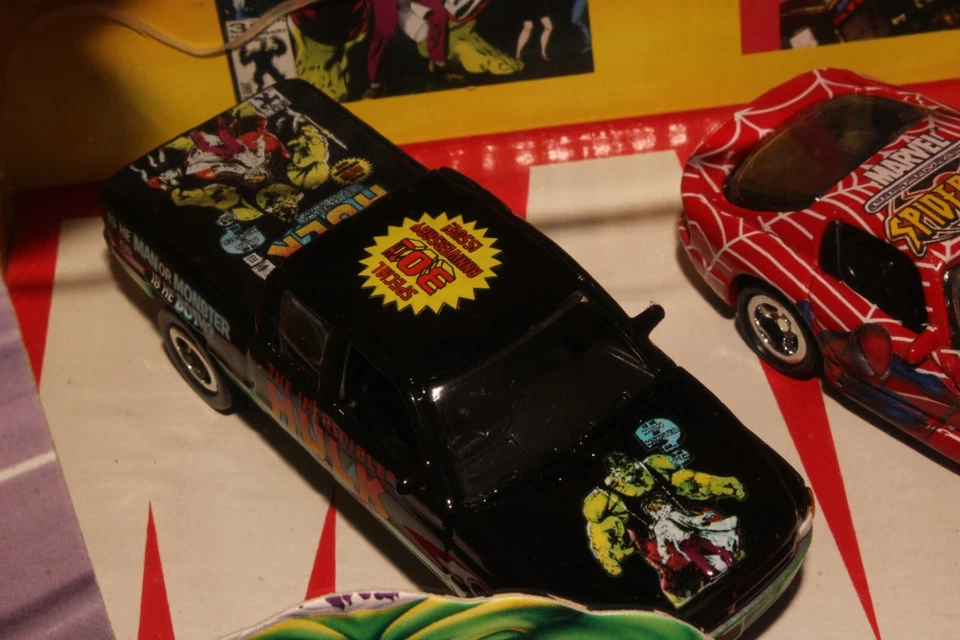 Coches personajes de Marvel Johnny Lightning escala 1:64, Hulk, Spiderman, Wolverine Foto 3 de 4