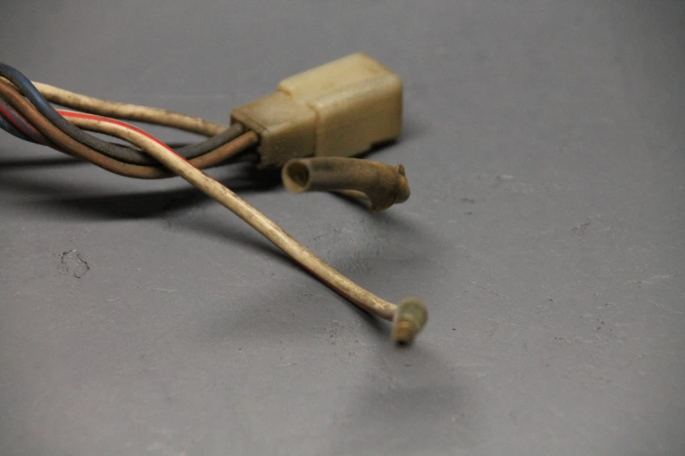 1978 KAWASAKI KZ400A FUSE BOX 26004-035 #19 - Image 3 of 4