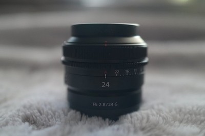 Sony FE 24mm 24 f/2.8 f2.8 G Camera Lens (SEL24F28G) - Mint