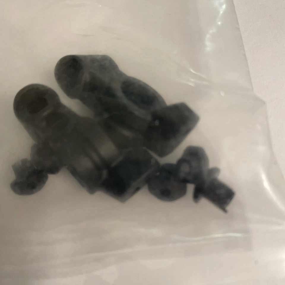 31359	Team Associated TC6.1 Rear Hub Carriers-New in Package - Image 3 of 4