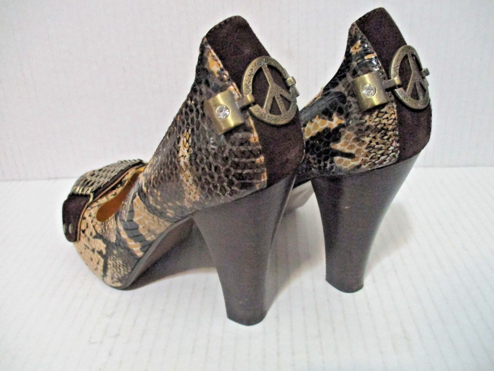 Edgy Naughty Monkey Brown Python Pumps - Size 8 - image 7