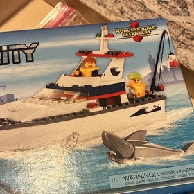 LEGO City 4642 Fishing Boat Complete Set 64 pcs Shark Ages 5-12