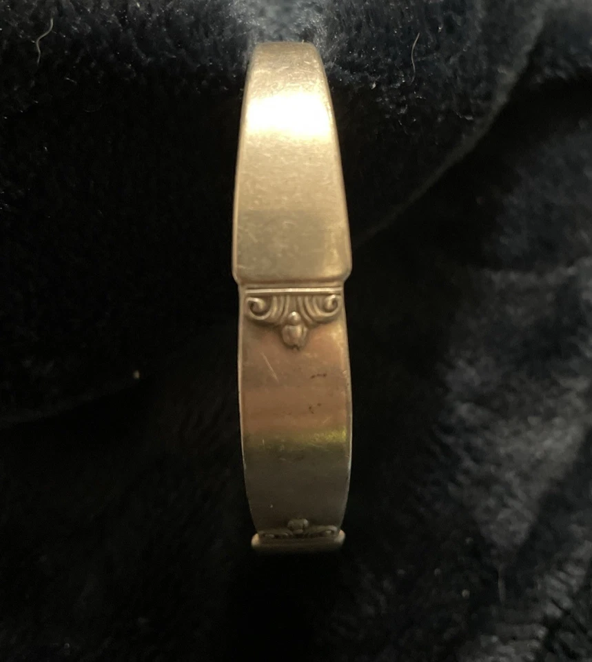 925 Sterling Silver Fleur De Lis Spoon Cuff Bangle Bracelet - Image 2 of 4