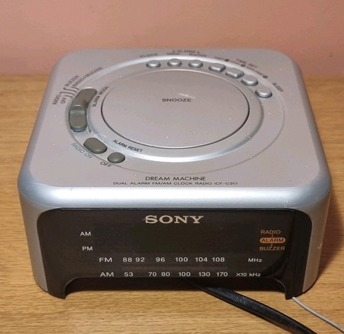 Sony Digital Dual Alarm FM/AM Clock Radio ICF-C317 Dream Machine - 第 1/4 張圖片