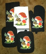 Merry Mushrooms 5 Piece Cooking Set - Black