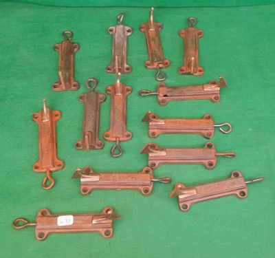 1 Ancien verrou à coulisse , targette de porte, placard, loqueteau volet fenêtre - Photo 1/4