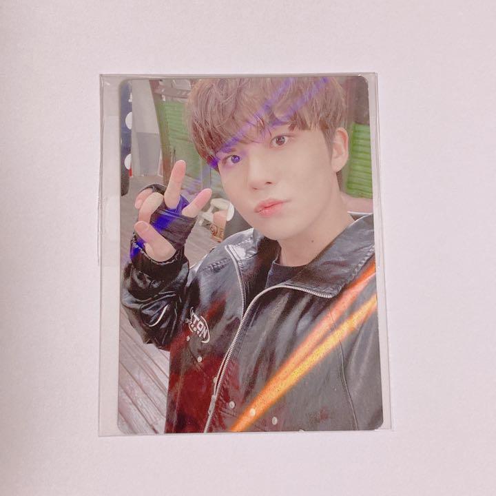ATEEZ BEYOND : ZERO HMV Limited Purchase Benefits Hologram