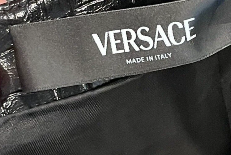 Gonna elegante nera nuova con etichette Versace 2023 coccodrillo pelle goffrata US 2 4 IT 40