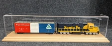 18" Long HO Scale Model Train Display Case, Beechwood Base Excellent Quality-NEW