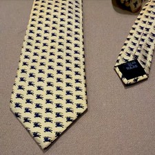   Rare  BURBERRY Equestrian Knight Monogrm Luxury Tie 100 Silk Made In Italy-EUC 