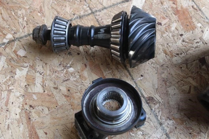 2015 凯迪拉克 ESCALADE ESV 后轴不同齿轮 8 速 — 第 4/4 张图片