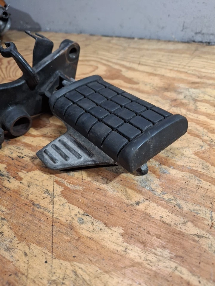 1986 Kawasaki Vulcan 750 VN750 Right front foot peg and bracket OEM - Image 3 of 4