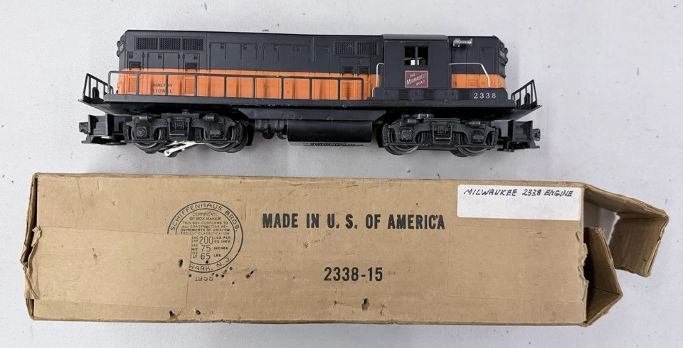 + Lionel Postwar O Gauge 2338X Milwaukee Road GP-7 Diesel Locomotive w/ Box - Image 2 of 3