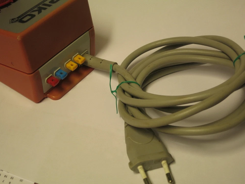 PIKO Transformator Modellbahn 14V - Bild 4 von 4