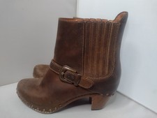 Dansko Rihanna Clog Boots Buckles Size 39 Brown Leather Studded Heels A10