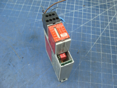 BANNER GM-FA-10J SAFETY INTERLOCK RELAY MODULE
