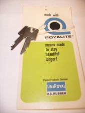 ROYALITE Vintage Case Key ~Unknown Model Excellent  Replacement TYPEWRITER CASE  thumbnail