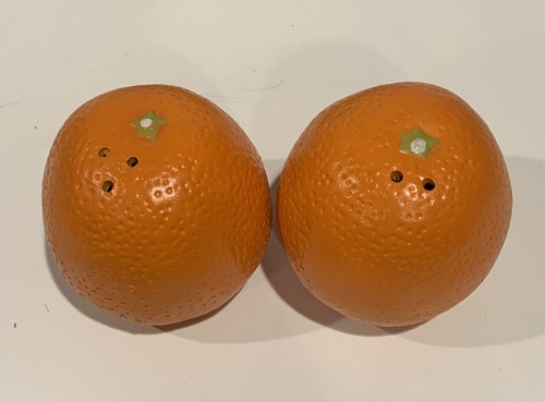 Orange Salt Pepper Shakers - Lugenes ~ Vintage ~ Japan ~ 2 Oranges in Basket - Picture 5 of 8