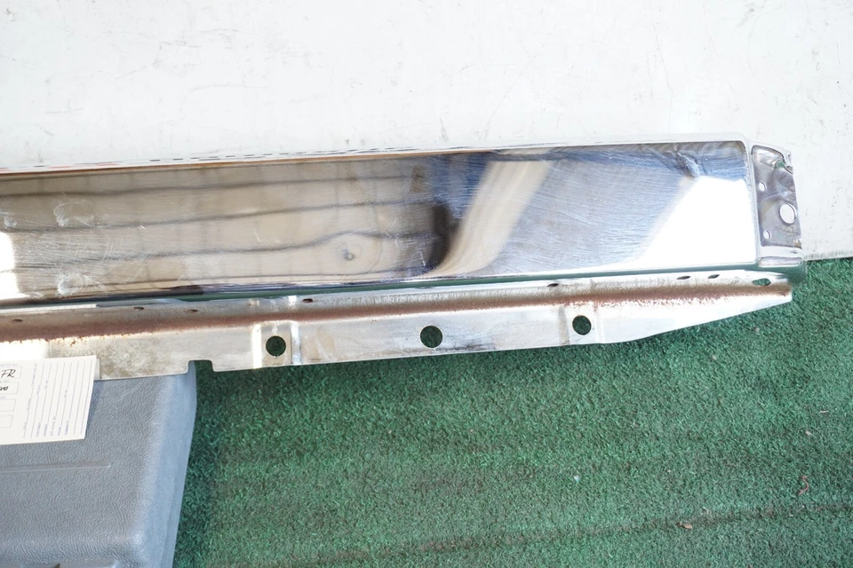 Chevrolet Silverado 1500 2008-2013 parachoques delantero central cromado solo OEM JD108493 Foto 2 de 4