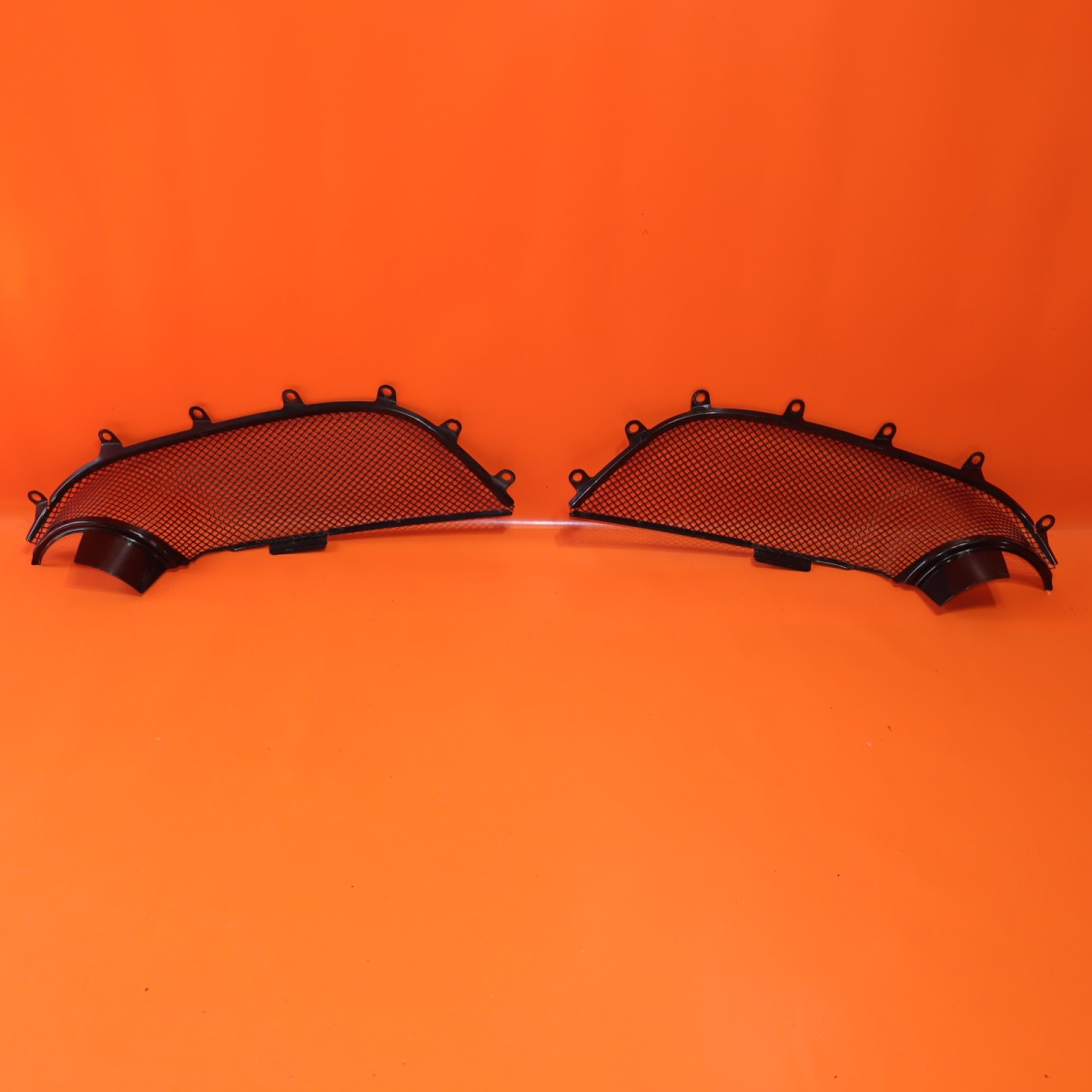 FERRARI 458 REAR GRILLE UPPER LEFT RIGHT 2010 2011 2012 2013 2014 2015 84093500