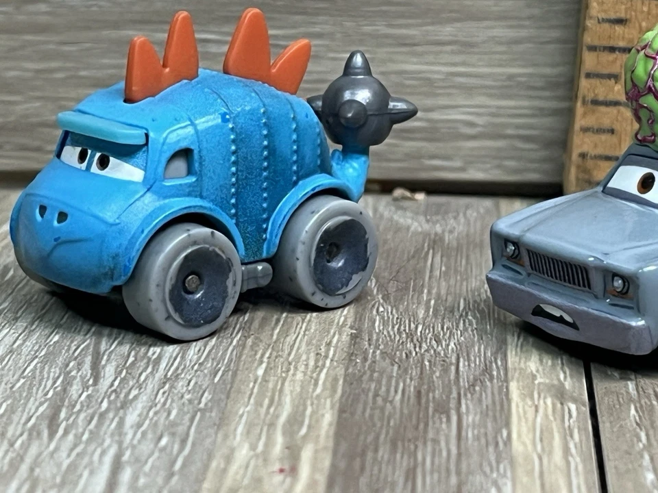 批量 4 件 迪士尼 皮克斯 汽车 迷你赛车 恐龙和大脑 — 第 2/4 张图片