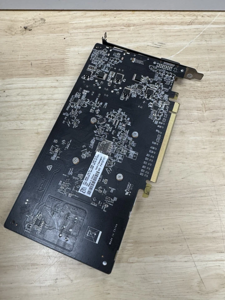 XFX AMD Radeon R7 250 800M 1GB DDR5 HDMI DisplayPort DVI Graphics Card - Image 2 of 4