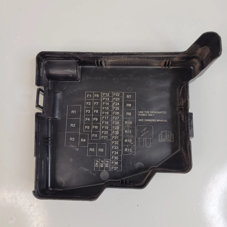 Ford Fiesta 2011-2013 debajo del capó relé de fusibles tapa cubierta negra OEM Foto 4 de 4