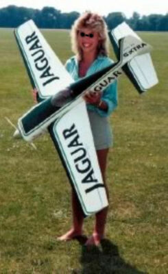 EXTRA AIRCRAFT EXTRA 230 (Spannweite 1525 mm). Kunstflugzeug. Modellbauplan