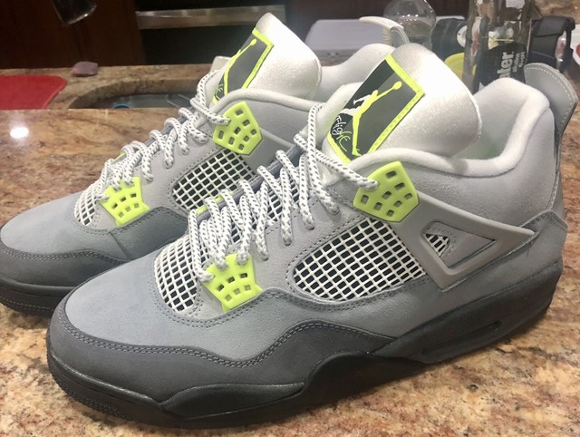 se 95 neon 4s