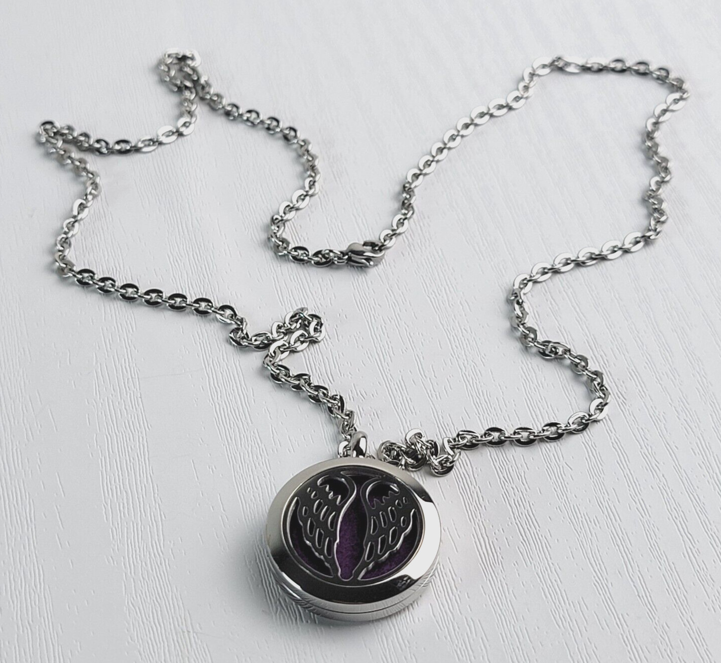 Angel Wings Diffuser Locket Pendant Necklace 23.5… - image 3