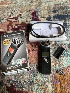 Zoom Handheld Recorder Device