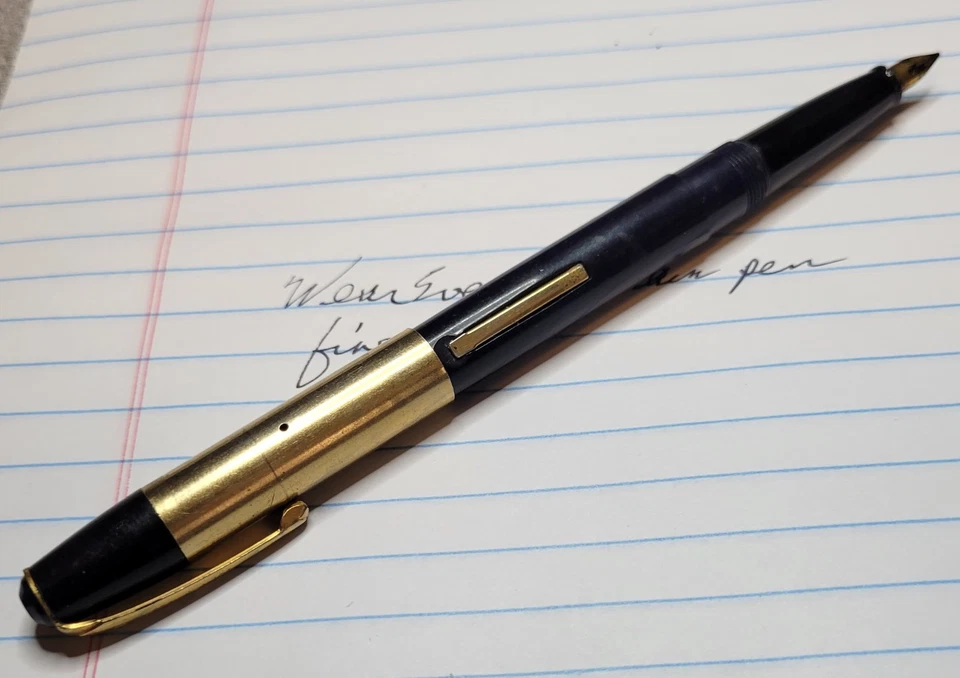 Pluma Estilográfica WearEver De Colección con Banda Grande de Latón y Plumín Fino Foto 4 de 4