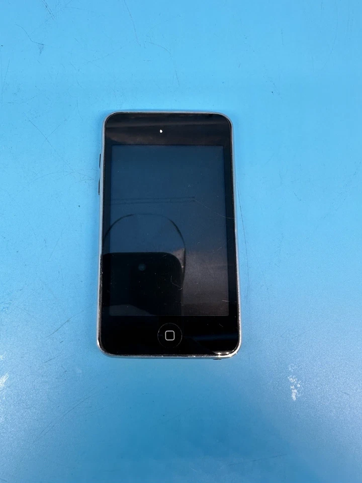 Apple iPod Touch 3rd Generation A1318 32GB, Black/Silver - Tested - Image 2 of 4