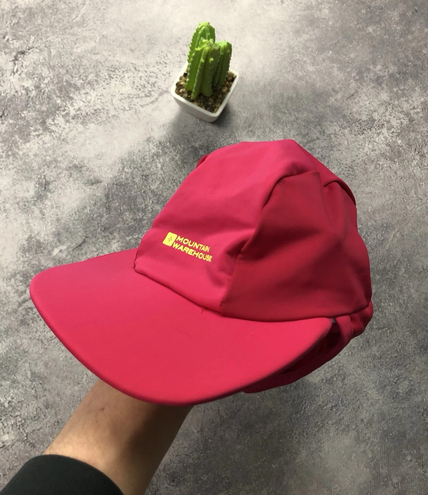 MOUNTAIN WAREHOUSE Sun Cap Pink Mini Centre Logo Outdoor Hat Streetwear Gorpcore
Opens in a new wind