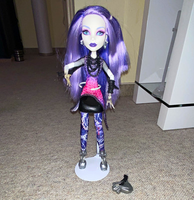 Mattel Monster High Spectra Vondergeist Modepuppe lila Haare oVP 2010-2019