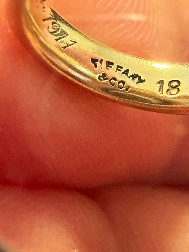Antique 1911 Tiffany & Co. stamped 18K Yellow Gold Band Ring