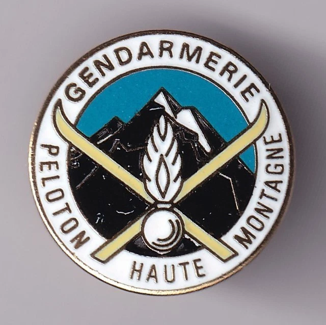 Pin's Vintage Gendarmerie – Sous-direction De La Gendarmerie – Signé Y.D – Argenté