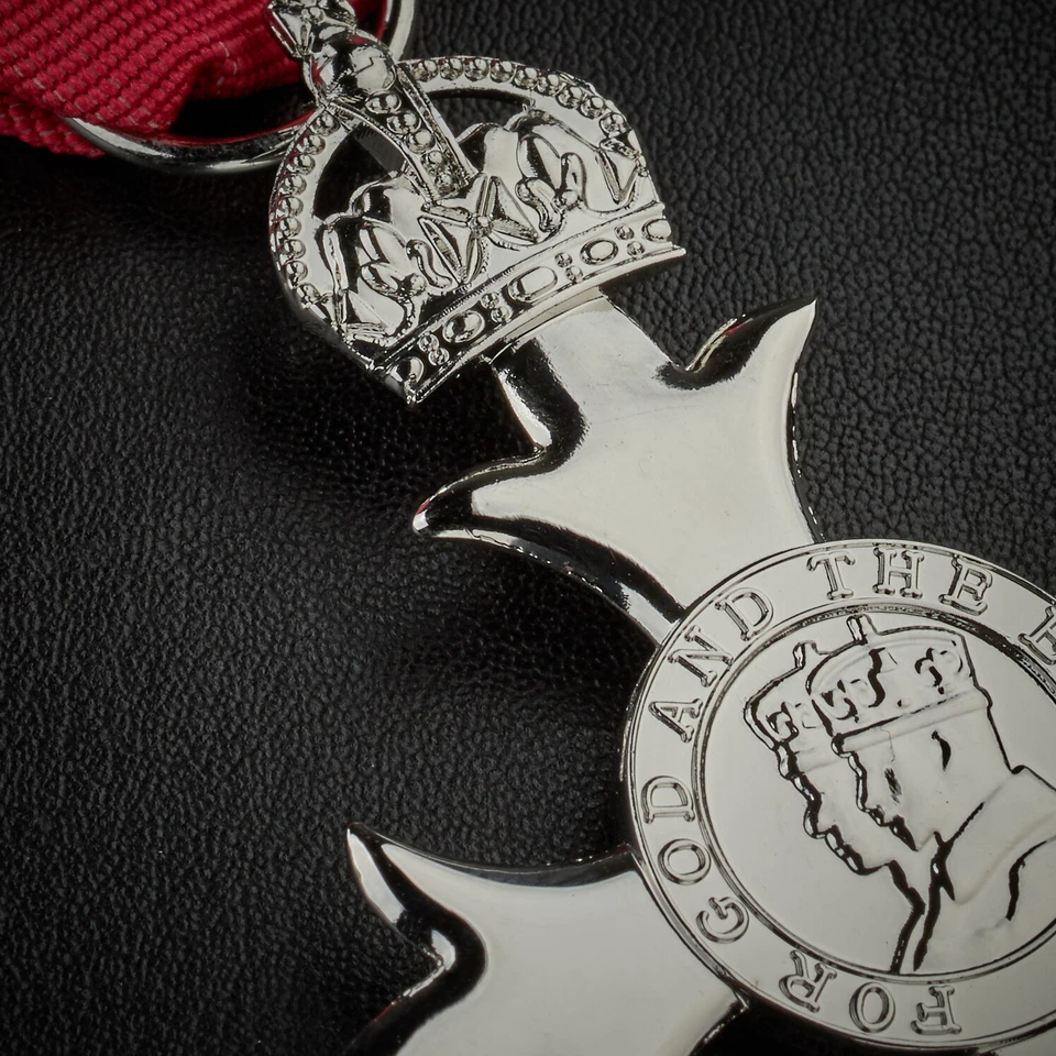 Full Size Replica Member of the British Empire MBE Medal. Civil Award/Ribbon - Image 3 of 4